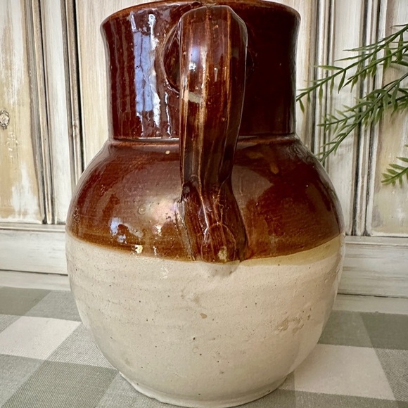 VINTAGE, STONEWARE PITCHER. EARLY 20TH CENTURY. TWO-TONE DESIGN - Picture 2 of 8